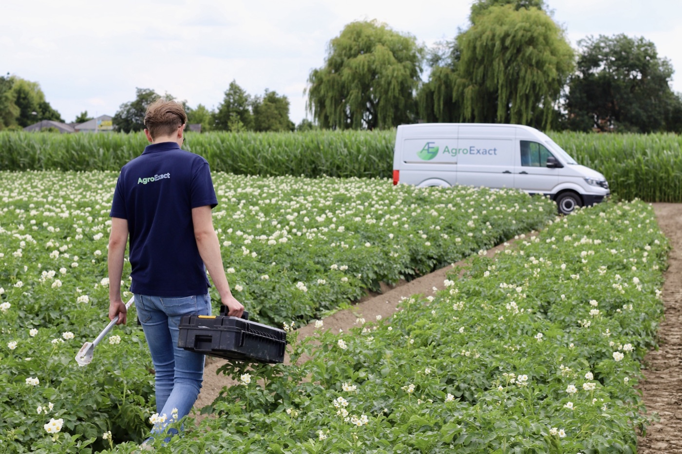 AgroExact servicemedewerker in het aardappelveld